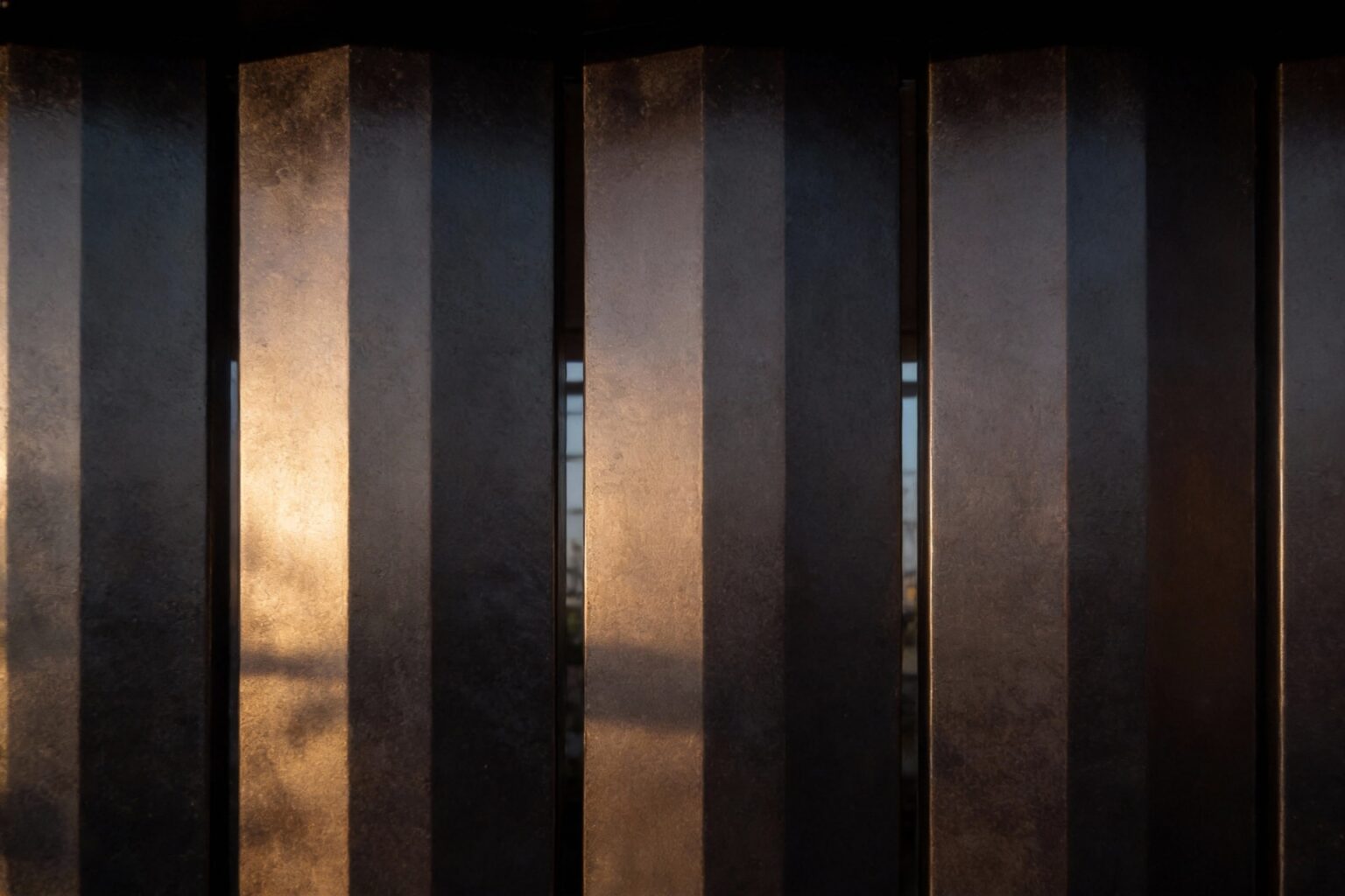 jimeng-2026-01-16-7742-近景特写表现，提取局部金属工艺细节，不同角度特写镜头，经典拍摄，32K超高清,超...-tuya